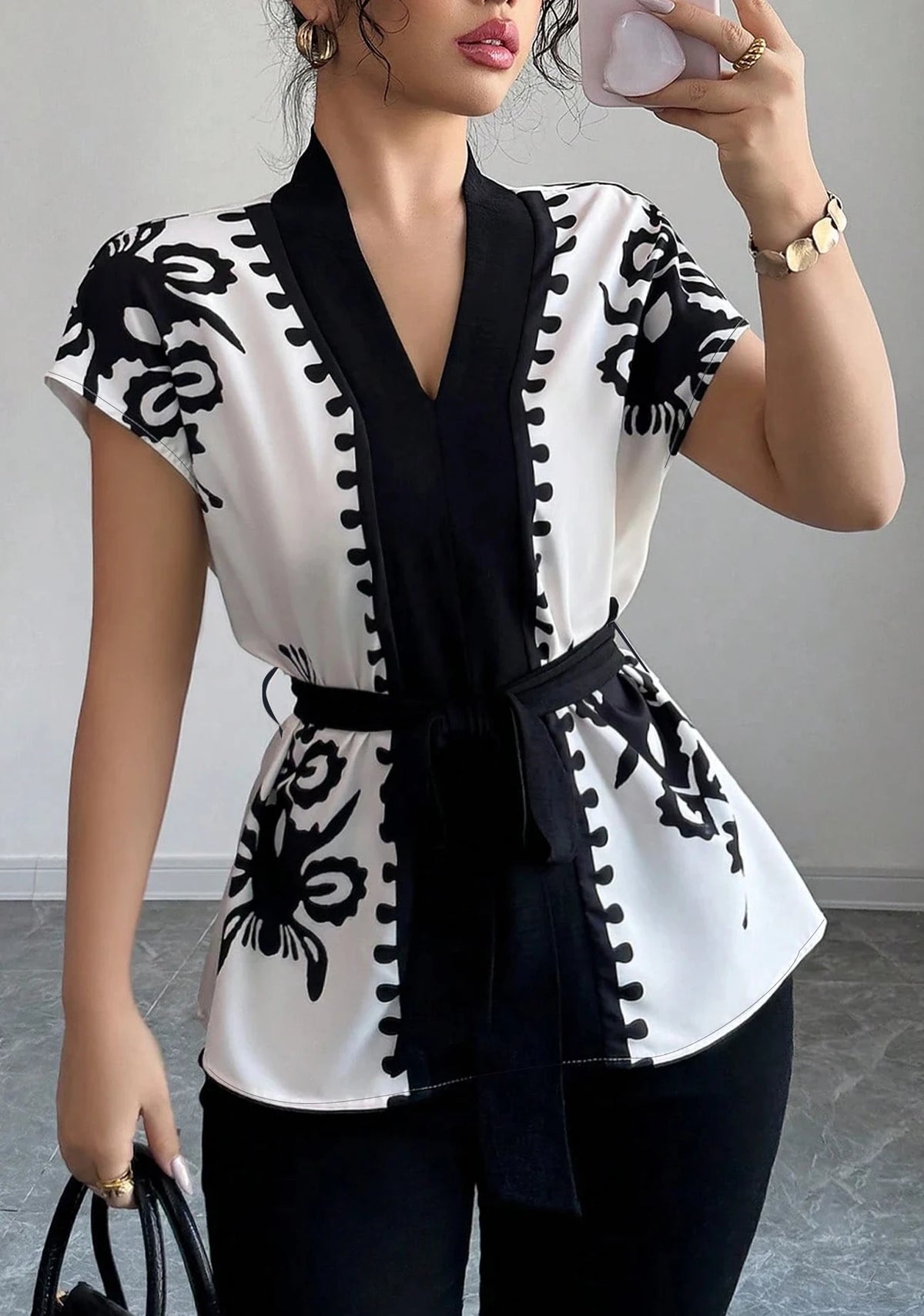 Elegant Waist-Cinching Short Sleeve Top