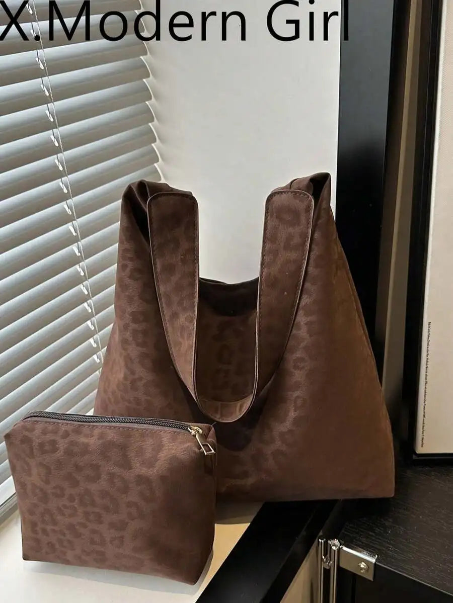 Crescent Shaped PU Leather Shoulder Bag With Coin Purse