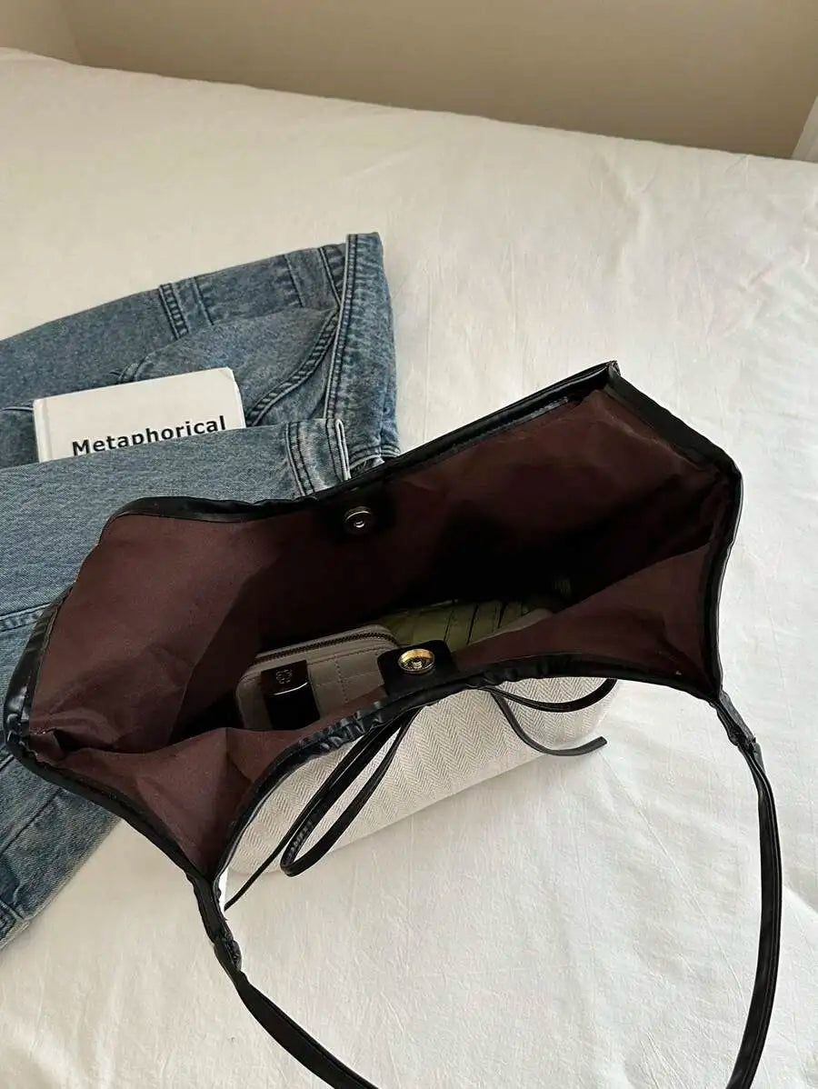 Bow Decor Shoulder Bag
